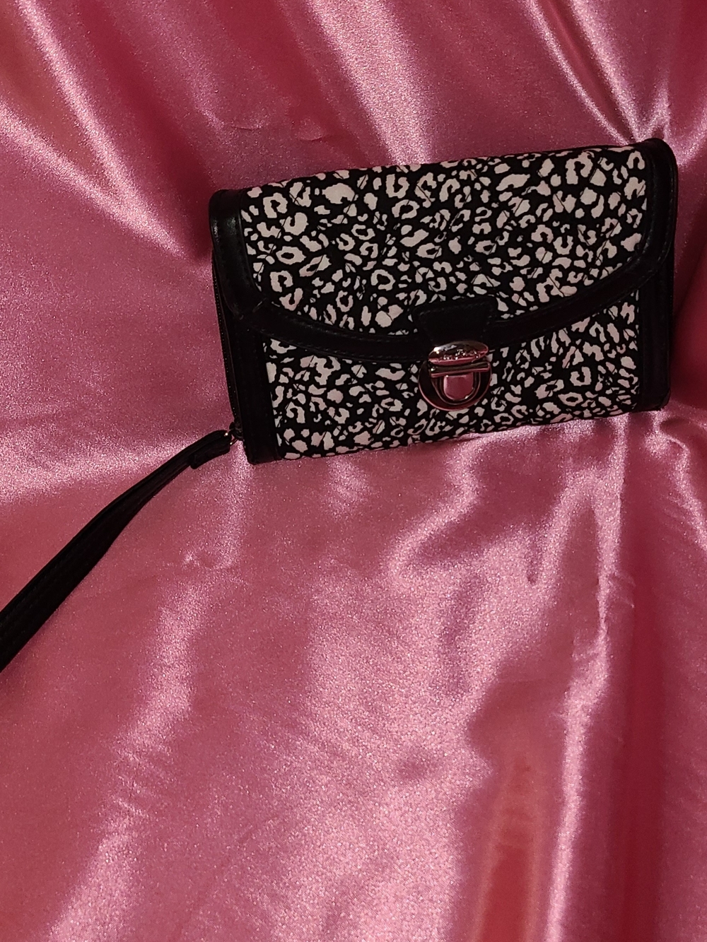 Vera Bradley Black & White Leopard Print Wristlet Clutch